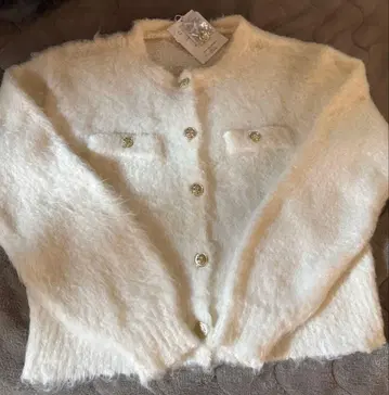 화이트 가디건 긴팔 포켓 부착