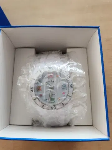 adidas 화이트 디지털 워치