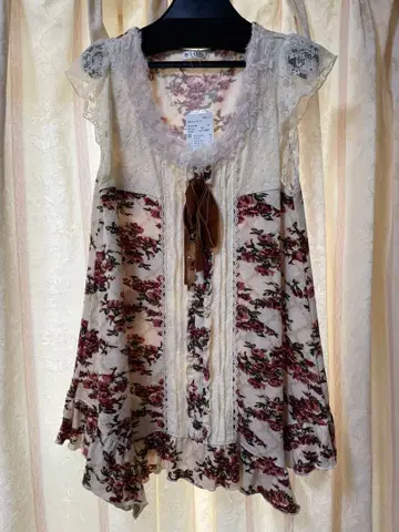 axes femme 꽃무늬 슬리브리스 튜닉