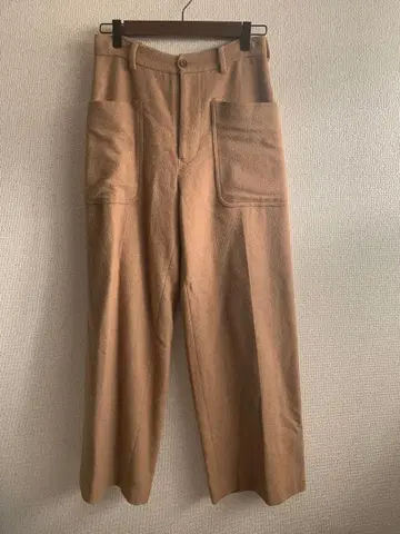 AURALEE (오라리) BABY CAMEL FLANNEL 슬랙스