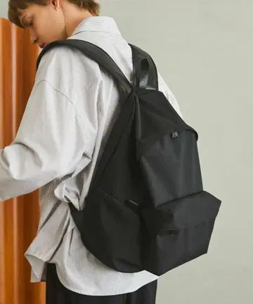 OPENING ACT 가죽 부품 심플 백팩