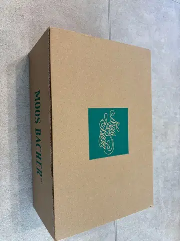 MOOS BACHER 화이트 스니커즈