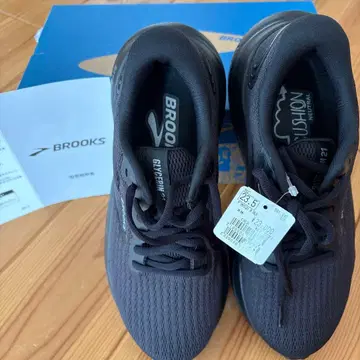 새상품 BROOKS Glycerin 21 스니커즈 23.5cm 블랙