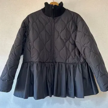 고베 레터스 블랙 페플럼 퀼팅 자켓