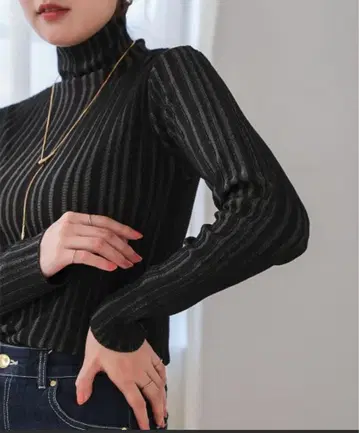 Bou jeloud 플레이팅 터틀넥 풀오버