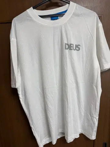 DEUS 화이트 T셔츠 서핑보드 디자인