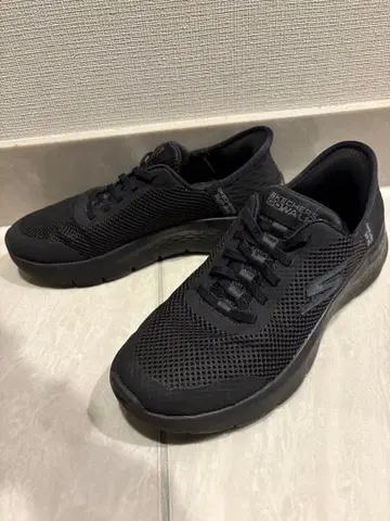 SKECHERS GOwalk Slip-ins 블랙