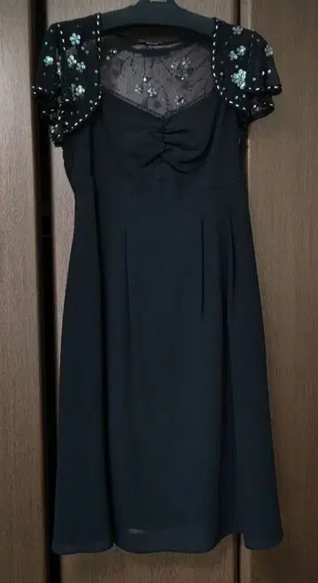 미셸클랭 비즈 장식 쉬폰 블랙 드레스와 메쉬 볼레로 M