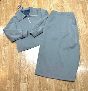 PLST 그레이 맨투맨 소재 스커트 셋업