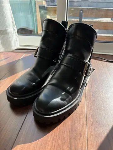 ZARA 39 가죽 통굽 부츠 블랙 백 지퍼 포함