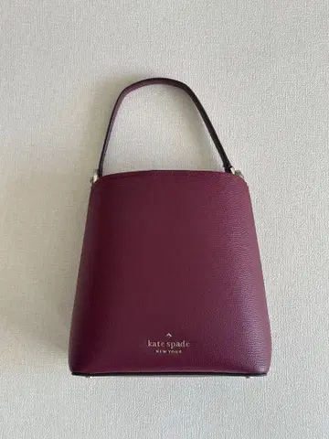 케이트 스페이드 버건디 버킷 숄더백