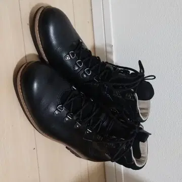 클락스 고어텍스 가죽 부츠 블랙