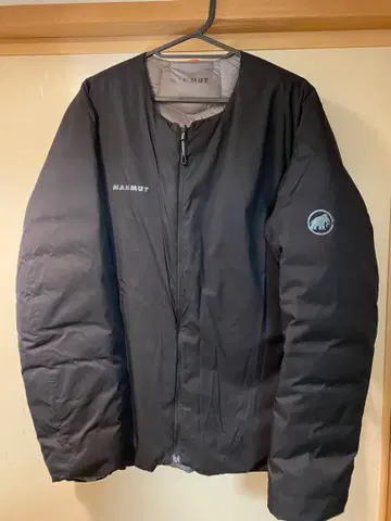 MAMMUT 블랙 다운 자켓 XL 사이즈