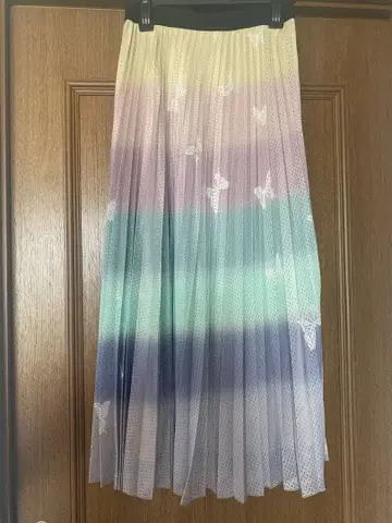 그라데이션 플리츠 스커트 나비 무늬