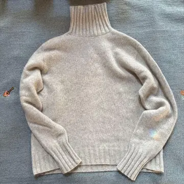 마가렛호웰 터틀넥 니트