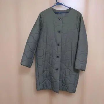 올리브 그린 퀼팅 자켓