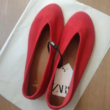 ZARA 레드 스웨이드 플랫슈즈