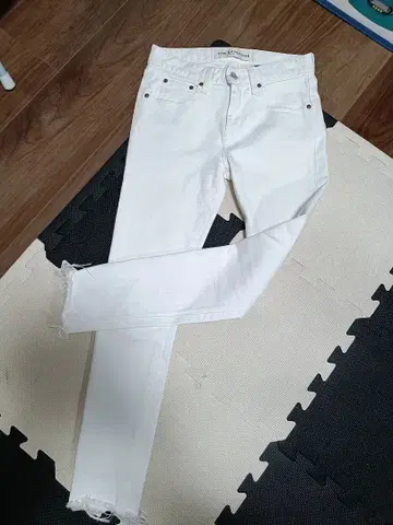 THE SHINZONE 더 신존 화이트 스키니 데님 팬츠