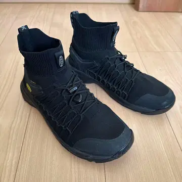 KEEN EXPLORE UNEEK MID