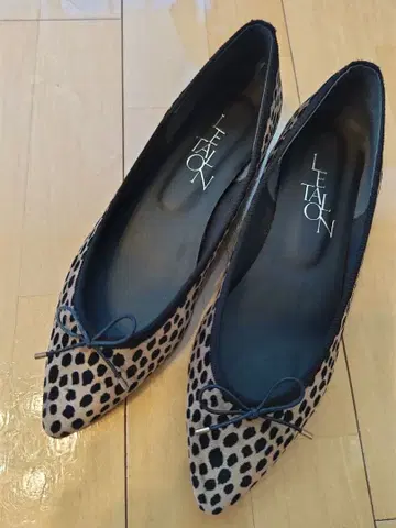 LE TALON 레오파드 무늬 플랫슈즈