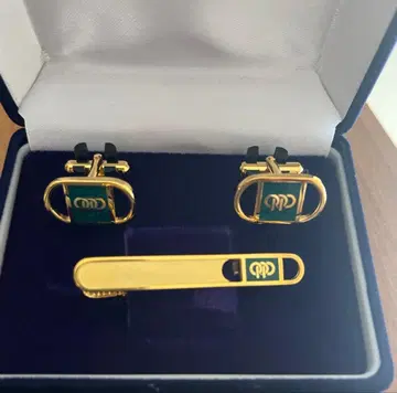 오사카부 경시청 넥타이핀과 커프스 단추 세트