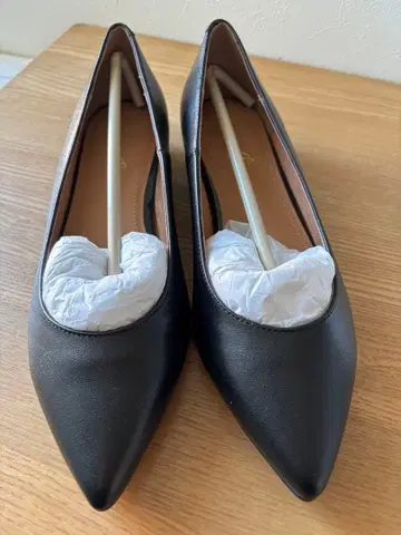 블랙 스틸레토 펌프스