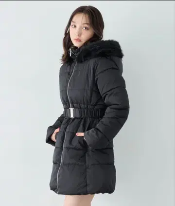 완판템 INGNI 블랙 다운 자켓 퍼 포함 새상품급