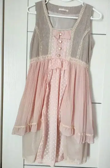 엑시즈팜 슬리브리스 원피스 미사용 새상품 M