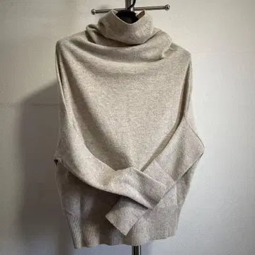 새상품급 개럴개런트 그레이지 변형 니트 긴팔 돌먼 풀오버