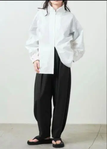 말 유나이티드 애로우즈 코쿤 턱 팬츠 벌룬 팬츠 36