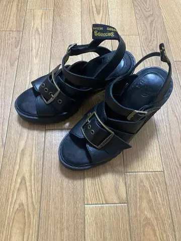 닥터마틴 샌들 통굽 Dr.Martens