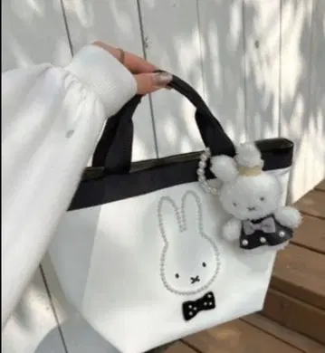 미피 토트백 펄 리본 화이트 미사용