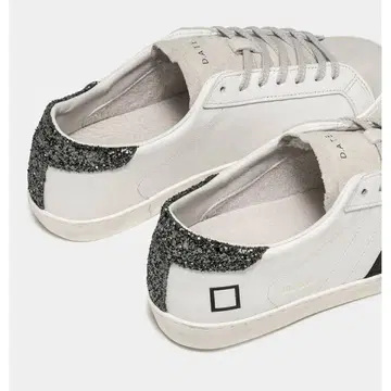 D.A.T.E. 스니커즈