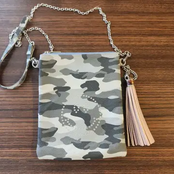 페이지 사롱 드 알파드 포쉐트 카모플라주