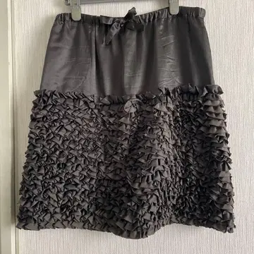 드로어 다크 그레이 프릴 스커트