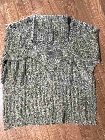 LA BELLE ETUDE 페더 얀 볼륨 터틀 니트