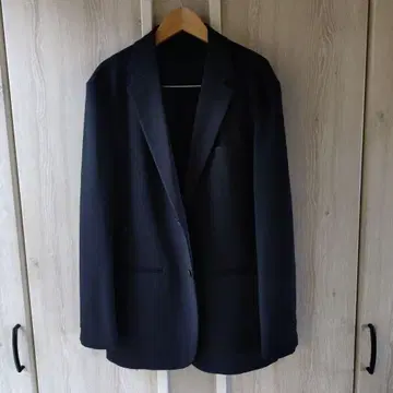 유니클로 블랙 테일러드 자켓