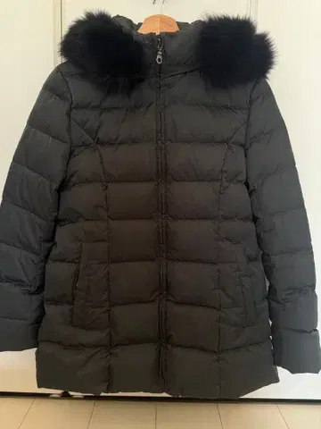 새상품급 UNTITLED 고급 퍼 달린 다운 자켓 블랙