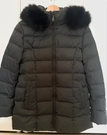 새상품급 UNTITLED 고급 퍼 달린 다운 자켓 블랙