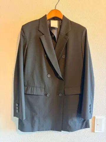 Whim Gazette 블랙 테일러드 자켓