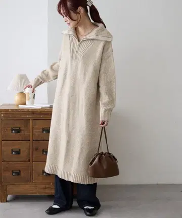 [ 새상품 택 포함 ] DISCOAT 하프 지퍼 니트 원피스