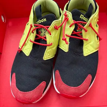 리복 스니커즈 블랙/노랑/빨간색