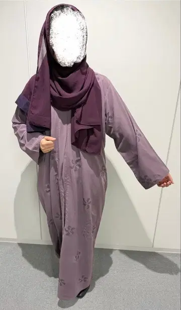퍼플 색상의 아바야와 히잡 세트 프리 사이즈