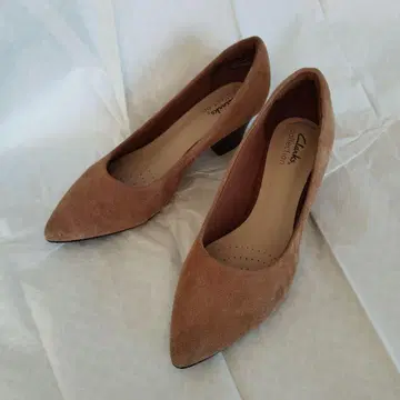 미사용 Clarks 클락스 베이지 펌프스 7