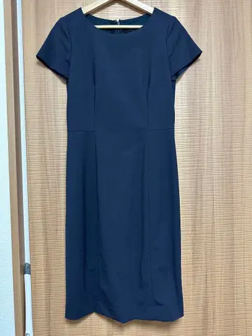 Theory 네이비 반팔 원피스