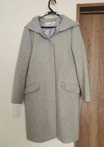 그레이 후드 부착 울 코트