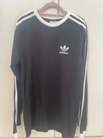 [ 미사용 새상품 ] adidas 블랙 긴팔 T셔츠