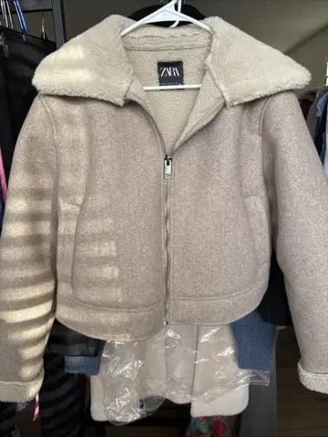 ZARA 베이지 무스탕 코트