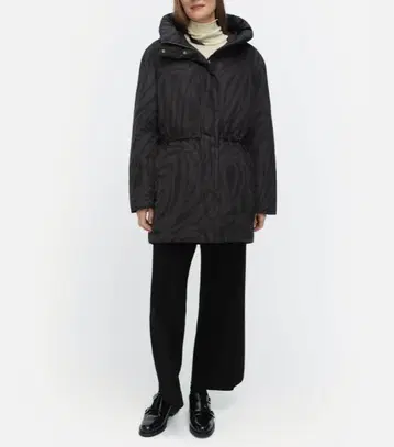 미사용 새상품 마리메꼬 Kaannos Jokuraita 다운 코트 XS