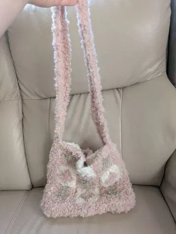 [ 손뜨개질 핸드메이드 ] 핑크 그라니 스퀘어 숄더백